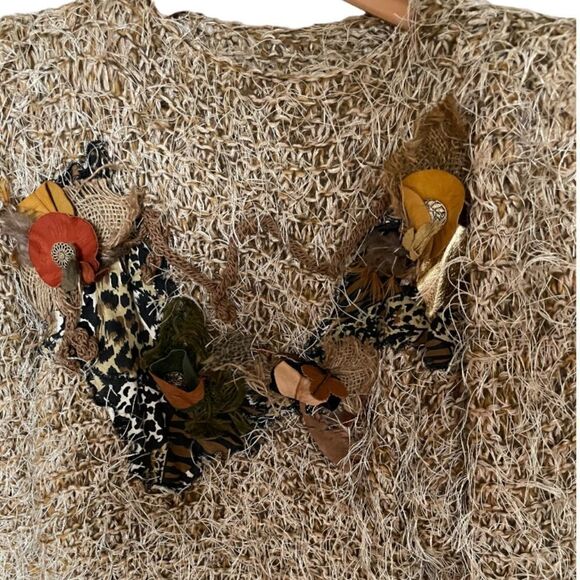 UNIQUE VINTAGE SWEATER!   - Picture 4 of 7